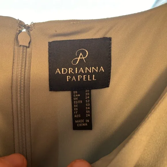 Adrianna Papell Mint Green Slit Full Length Sleeveless Gown Size 20