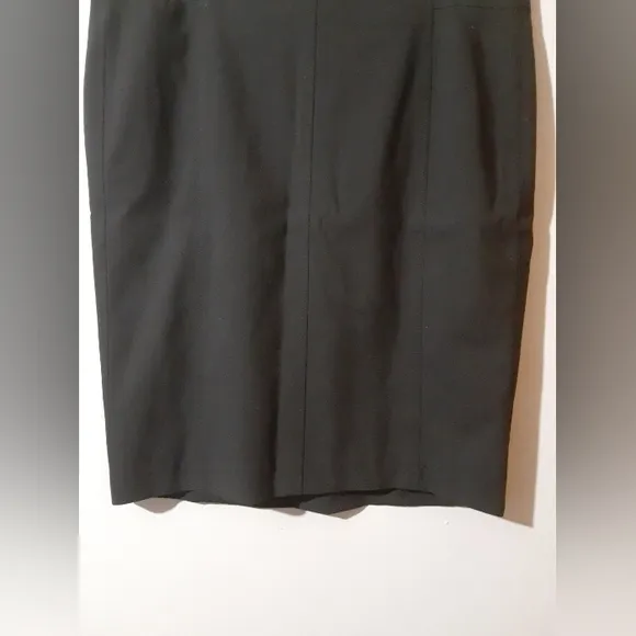 Akris Punto Women's 100% Wool Skirt Black Zip Back 22.5 Length Office Wear
