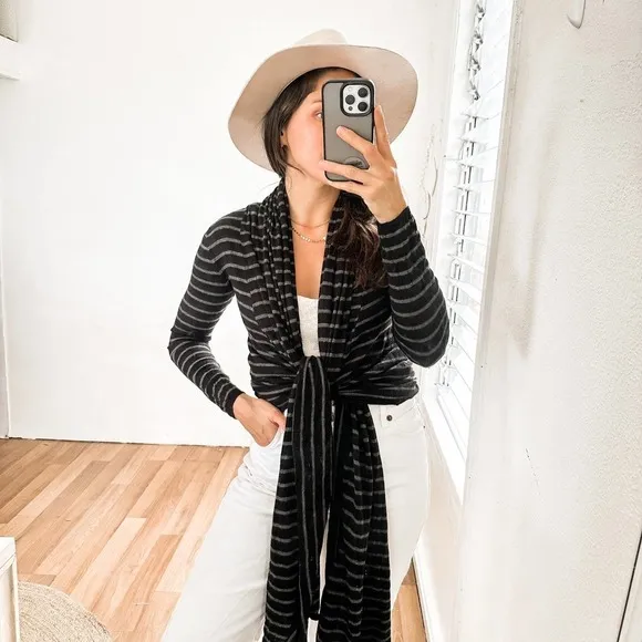 Alice   Olivia Cashmere Cardigan Wrap Infinity Sweater Size XS