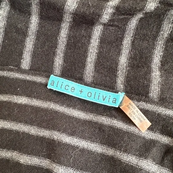 Alice   Olivia Cashmere Cardigan Wrap Infinity Sweater Size XS