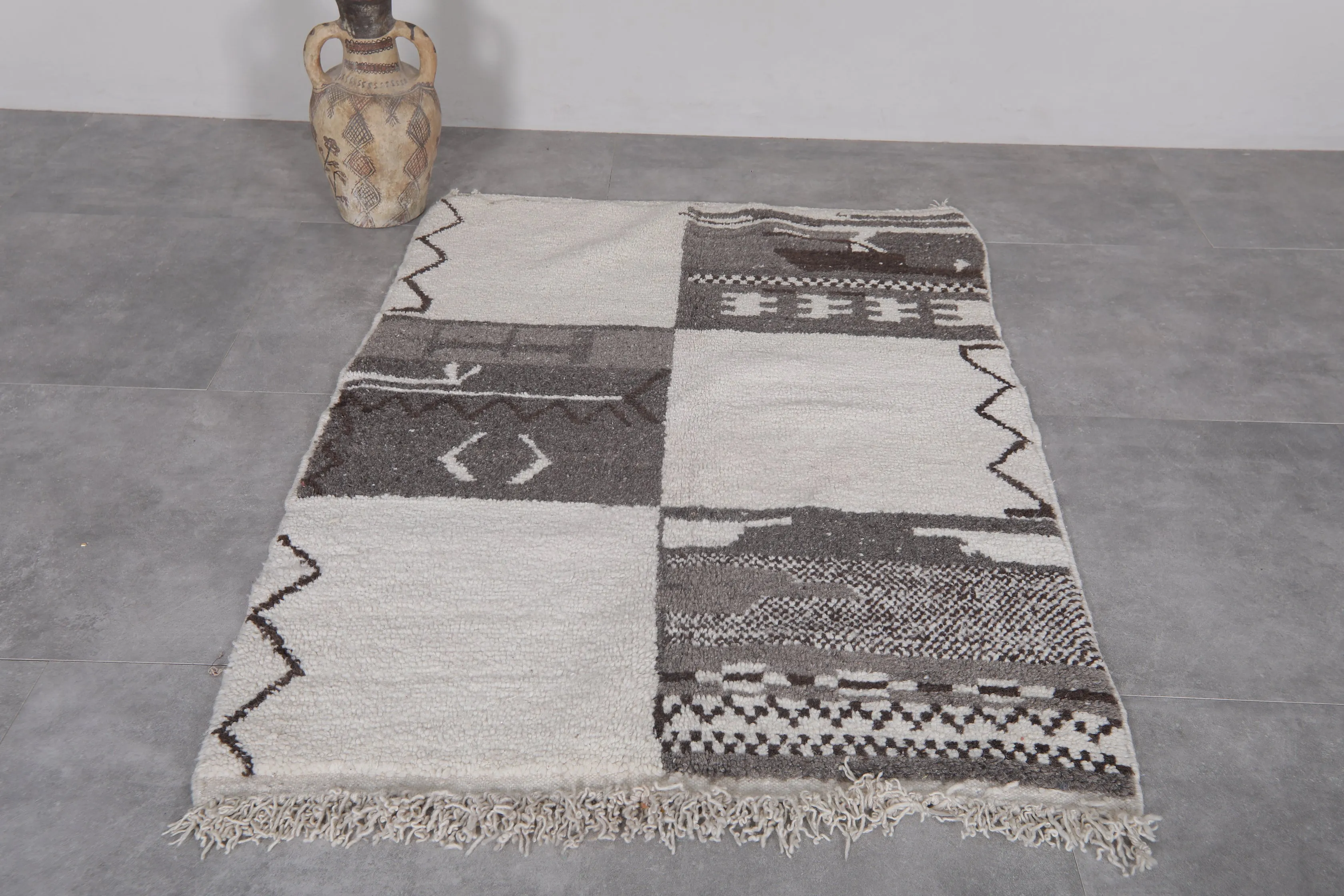 Azilal Vintage Carpet – 3.6 x 4.9 ft Handmade Moroccan Rug