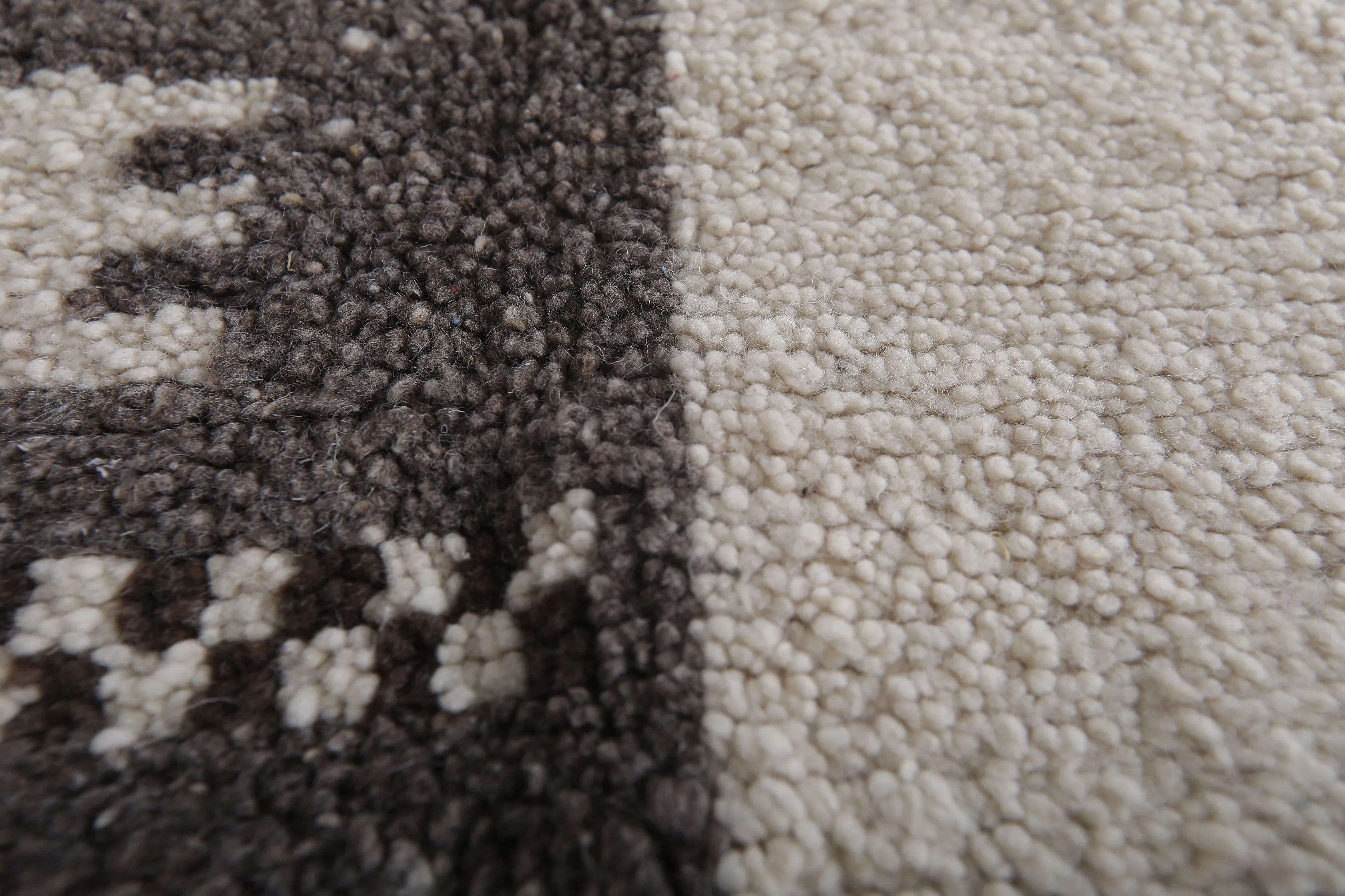 Azilal Vintage Carpet – 3.6 x 4.9 ft Handmade Moroccan Rug