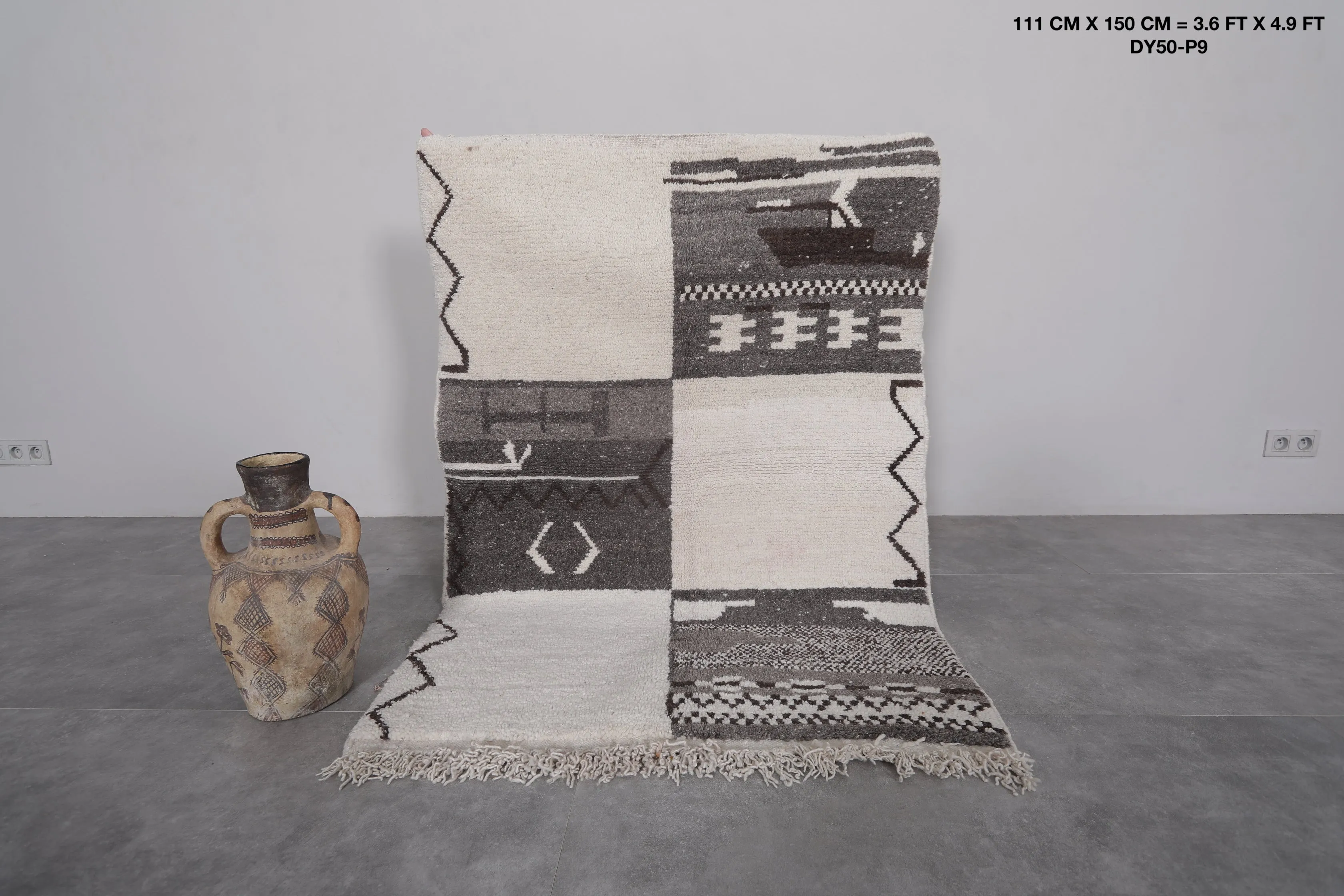 Azilal Vintage Carpet – 3.6 x 4.9 ft Handmade Moroccan Rug