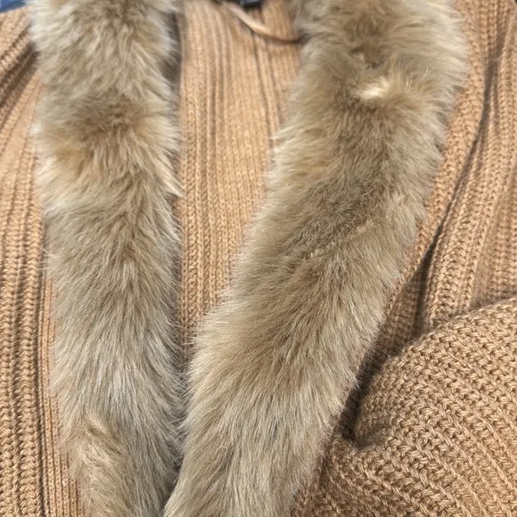 Banana Republic Women's Camel Wool Cashmere Blend Faux-Fur Collar Poncho XL