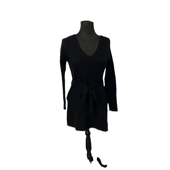 Bloomingdale`s Large 100% Cashmere Knit V Neck Black Tunic Sweater Belt