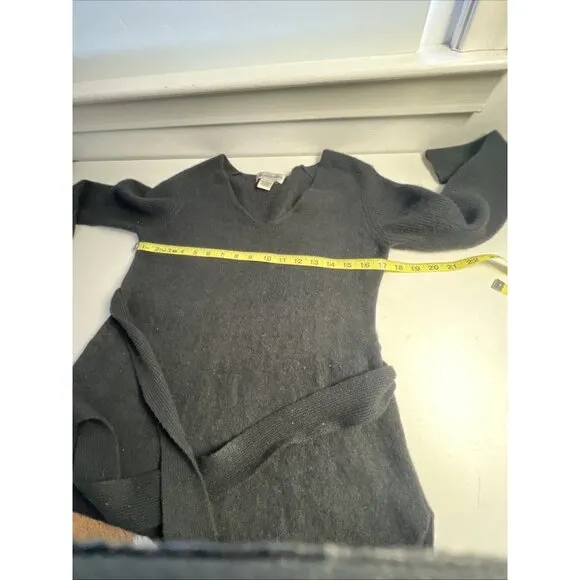 Bloomingdale`s Large 100% Cashmere Knit V Neck Black Tunic Sweater Belt