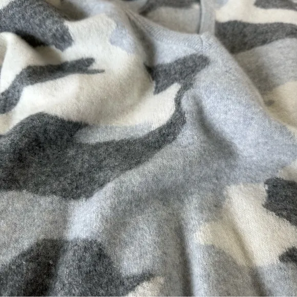 Brodie Fine 100% Cashmere Mongolia Mongolian Camo Sweater Sz S