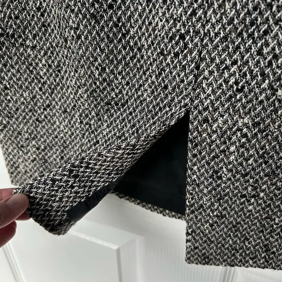 Carlisle Black and White Wool Tweed Pencil Skirt Size 2 NWT
