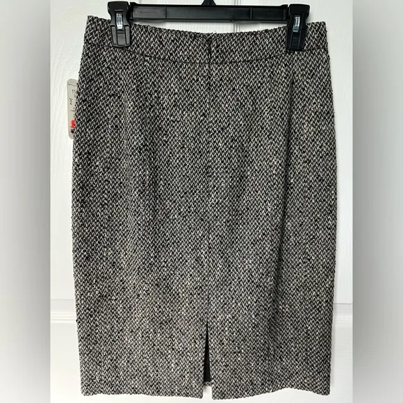 Carlisle Black and White Wool Tweed Pencil Skirt Size 2 NWT
