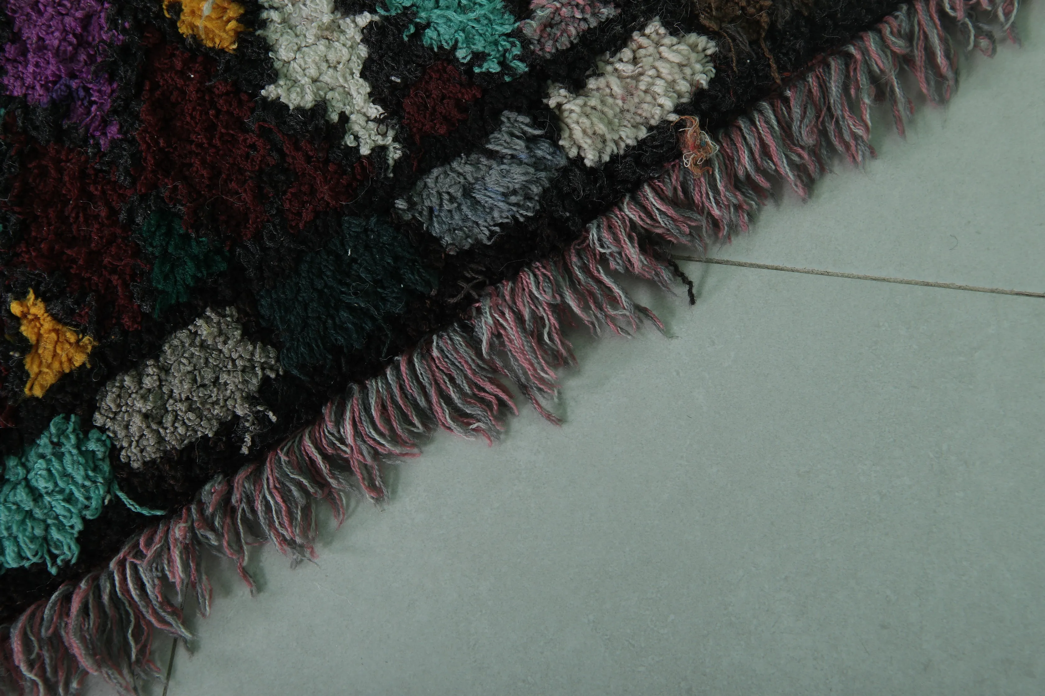 Colorful Moroccan Berber Rug - Handwoven 3.6 X 5.5 Feet | Unique Diamond Pattern