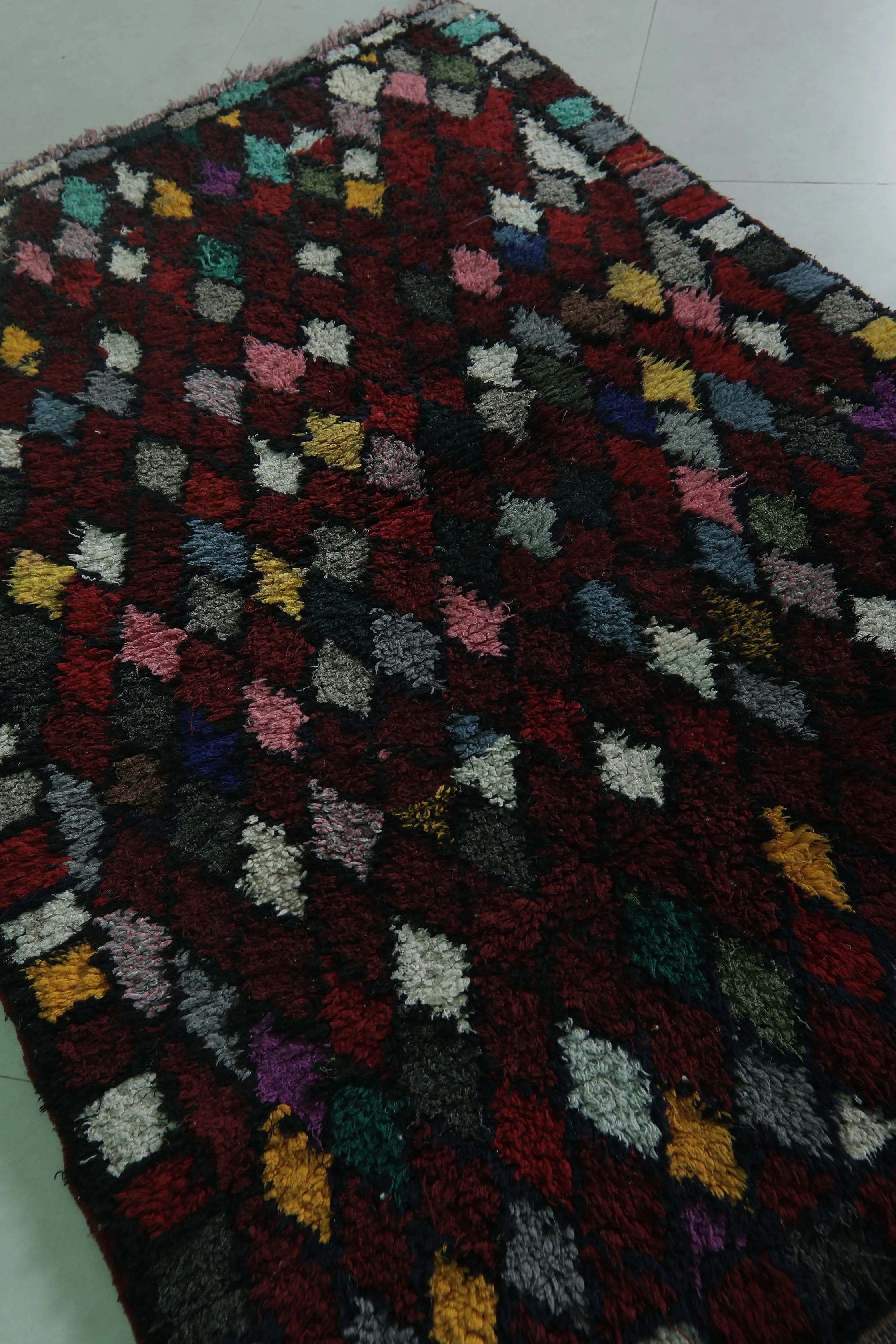 Colorful Moroccan Berber Rug - Handwoven 3.6 X 5.5 Feet | Unique Diamond Pattern