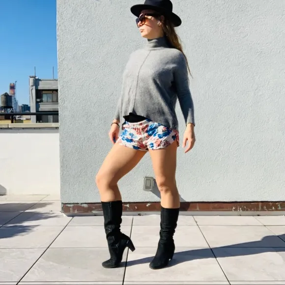 Cynthia Rowley 100% Cashmere Hi-Lo Button Sweater