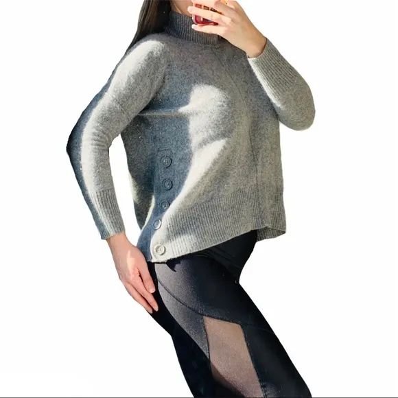 Cynthia Rowley 100% Cashmere Hi-Lo Button Sweater