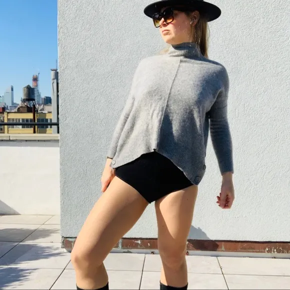 Cynthia Rowley 100% Cashmere Hi-Lo Button Sweater