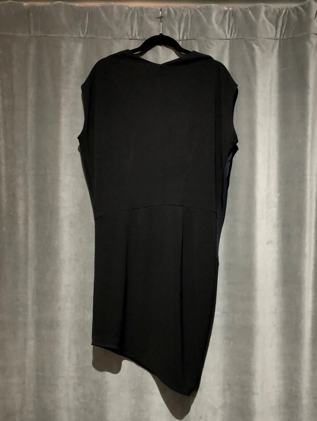 Demoo Parkchoonmoo Sleeveless Navy and Black Stretch Dress