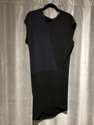 Demoo Parkchoonmoo Sleeveless Navy and Black Stretch Dress