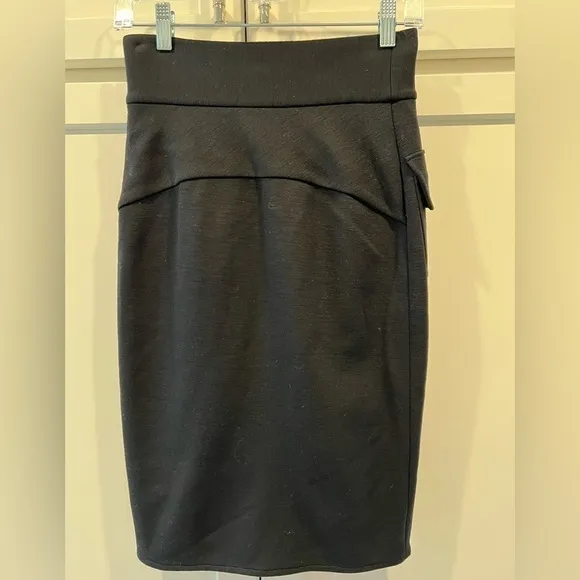 Diane Von Furstenberg Wool Blend Pencil Skirt. Bow Waist Detail. Size 4.