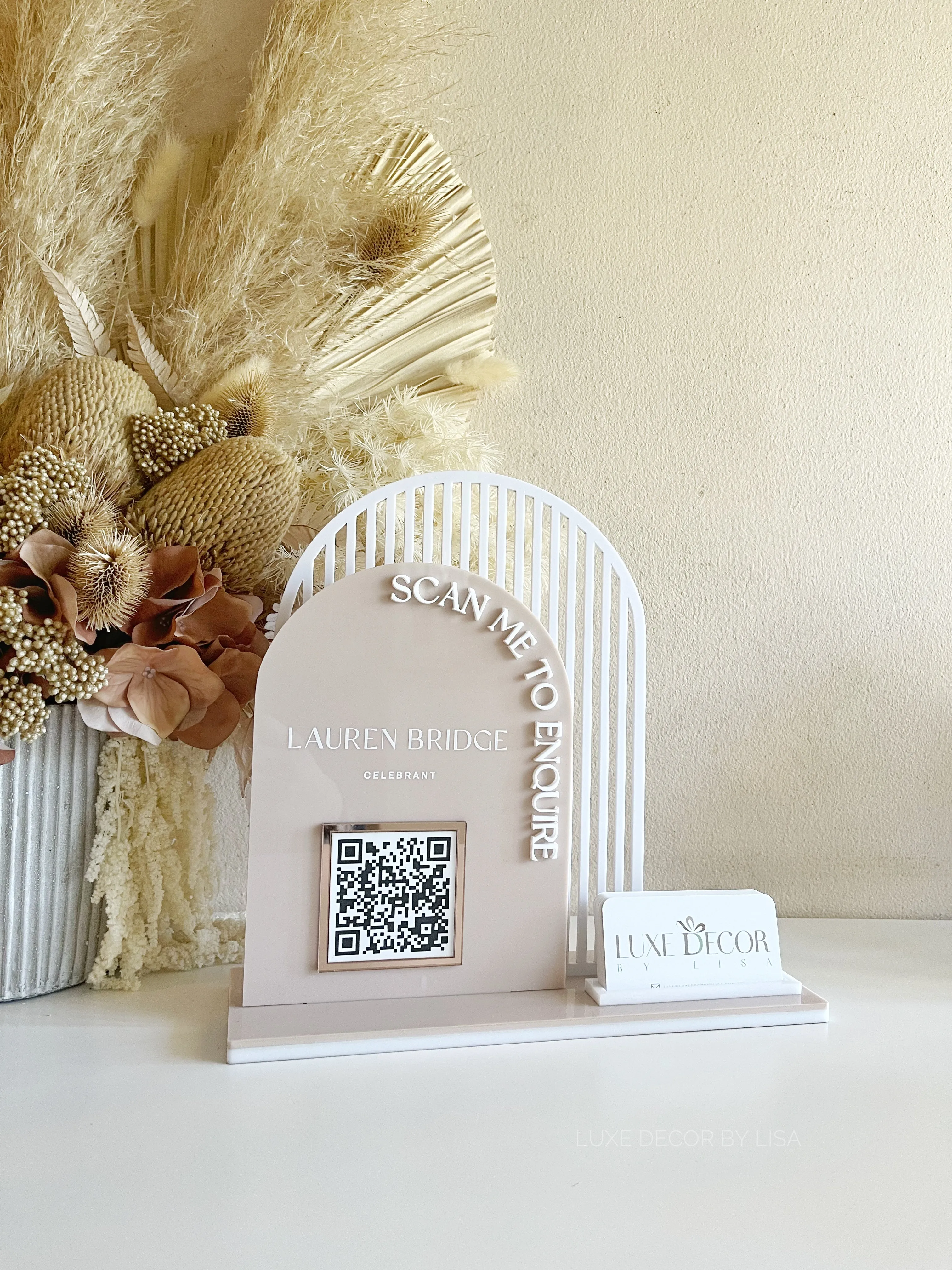 Double Arched Logo   Single QR and Card Holder