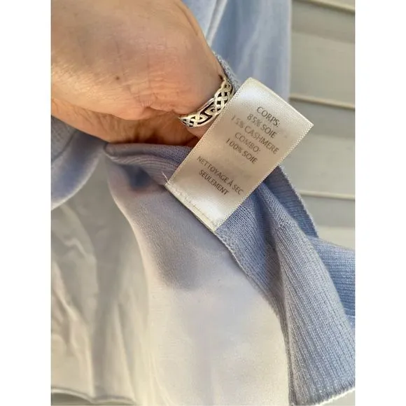Ecru Baby Blue White Silk Cashmere Blend Sweater V-Neck Blouse Top, Size Medium