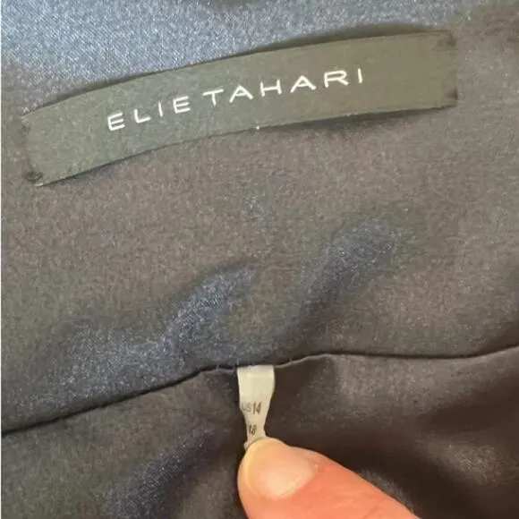 Elie Tahari Black Wool Pencil Skirt - Size 14