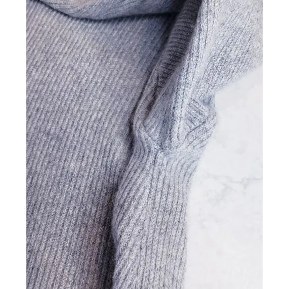 EVERLANE Cashmere Blend Crew Neck Sweater Women's Small *Needs Dry Cleaning*