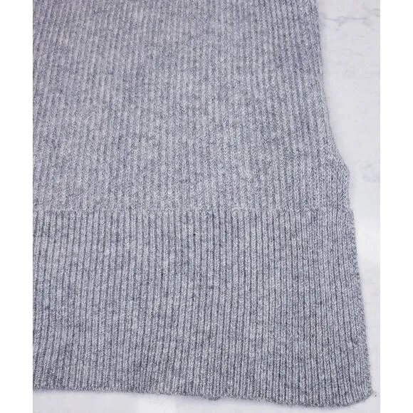 EVERLANE Cashmere Blend Crew Neck Sweater Women's Small *Needs Dry Cleaning*