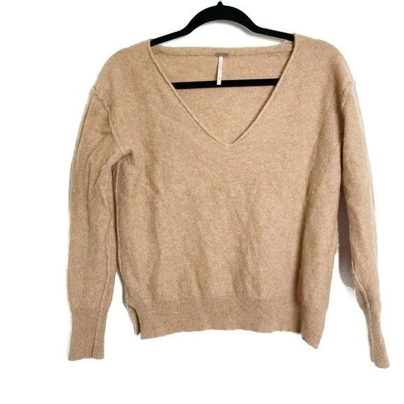FREE PEOPLE Women’s Camel Harmony 100% Cashmere V-Neck Sweater - XS