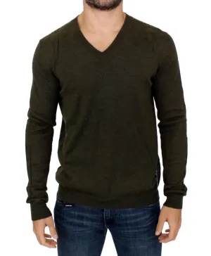 Green v-neck pullover sweater