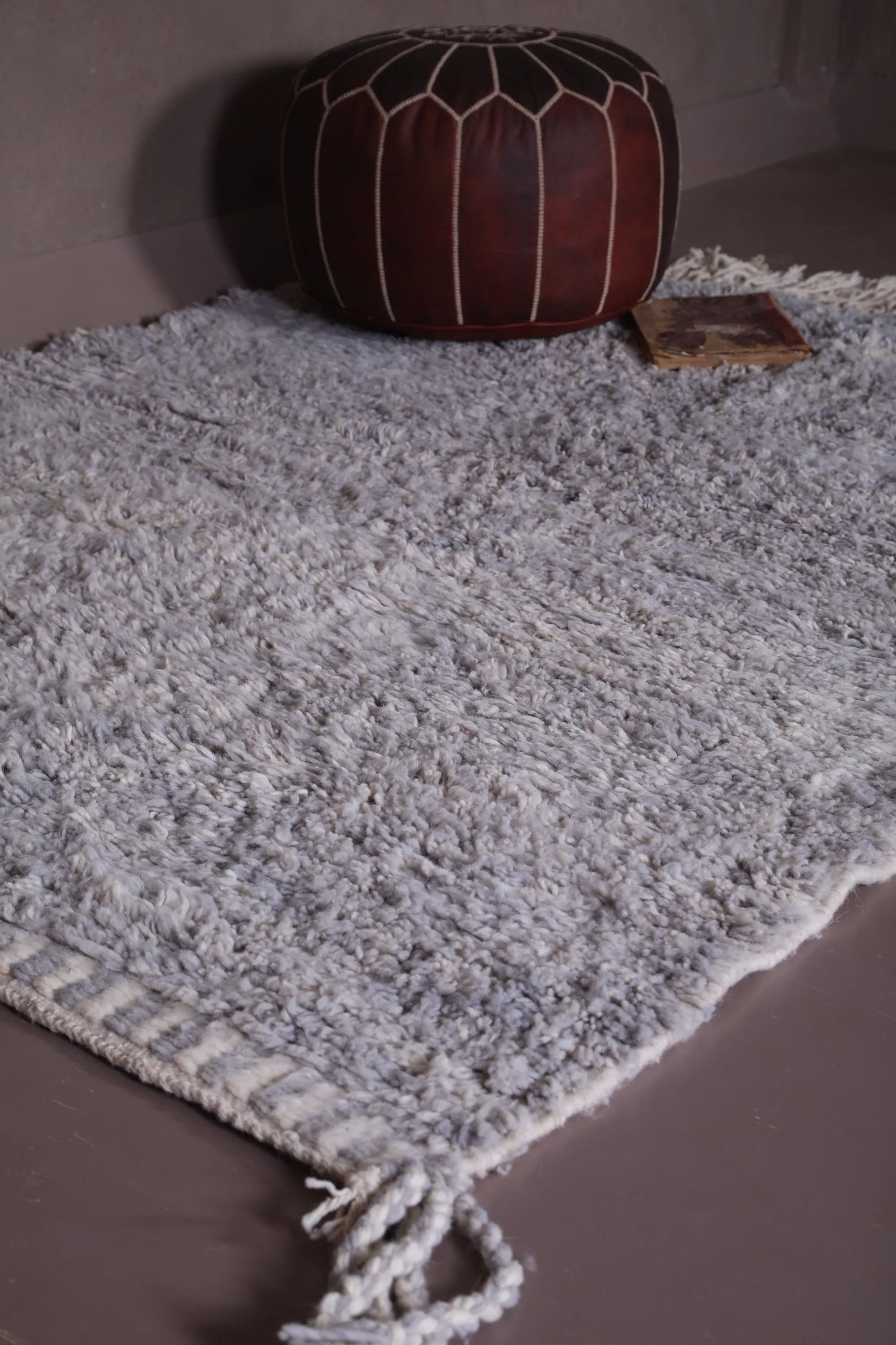 Grey Moroccan rug - Azilal rug - Wool carpet