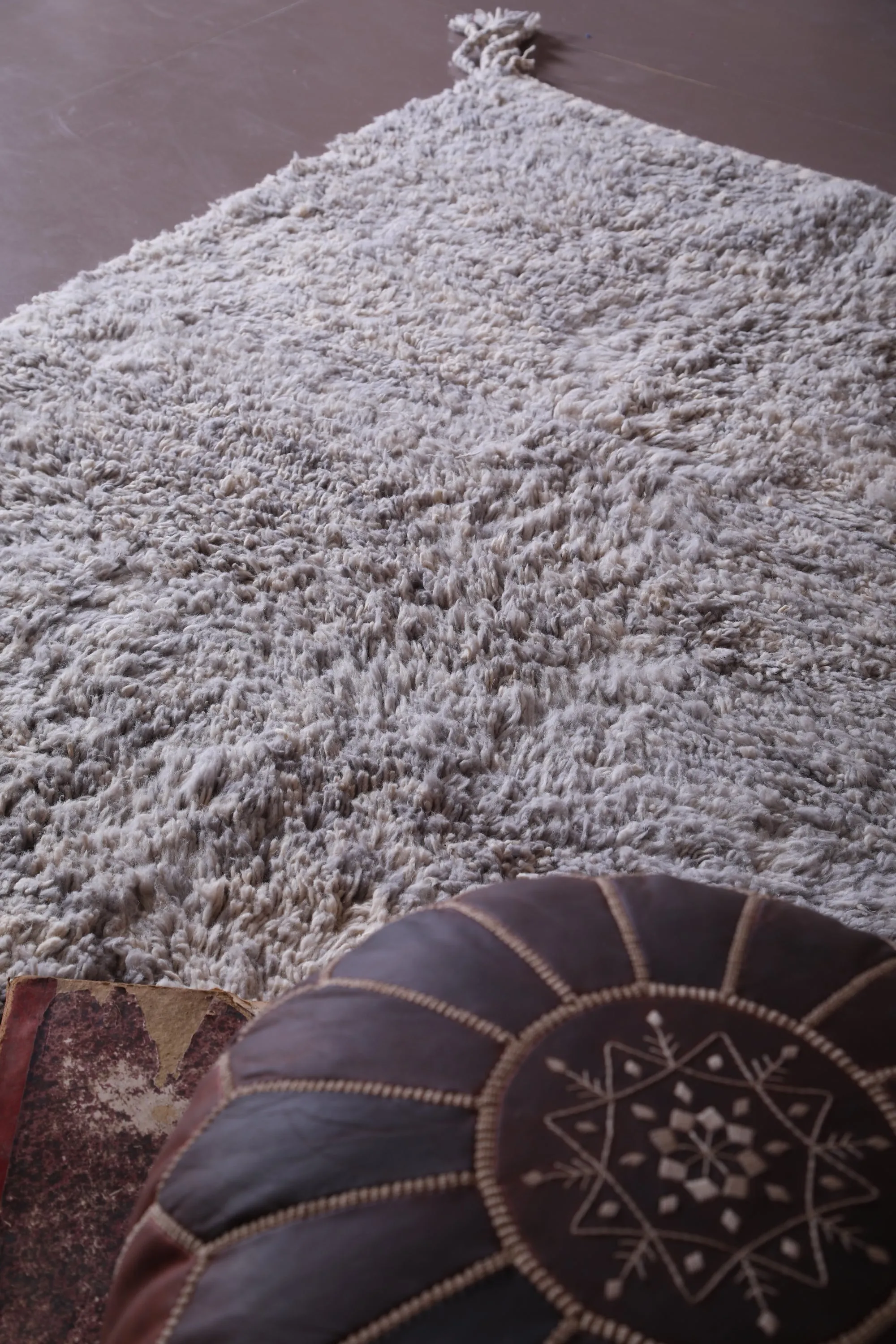 Grey Moroccan rug - Azilal rug - Wool carpet