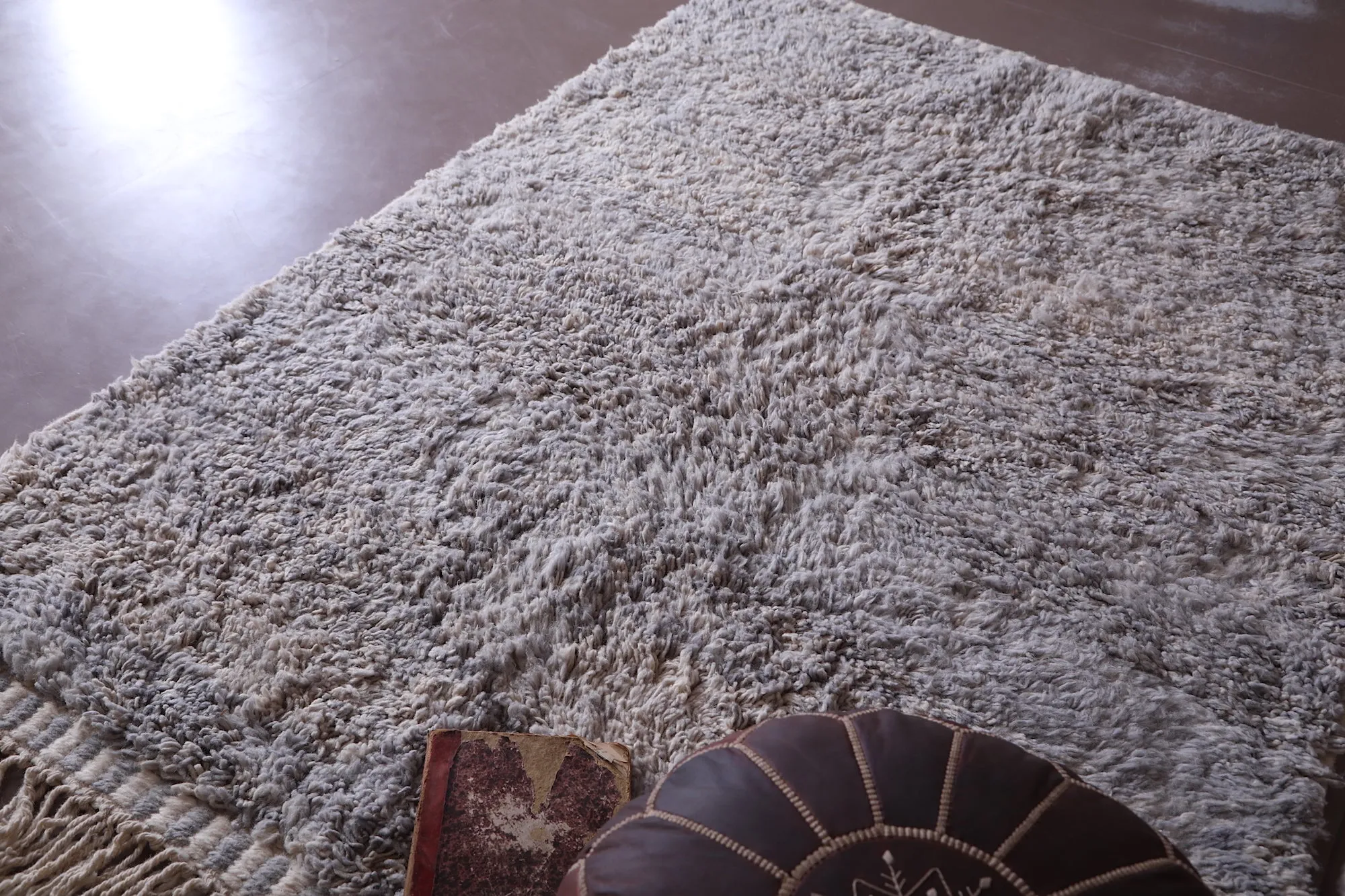 Grey Moroccan rug - Azilal rug - Wool carpet