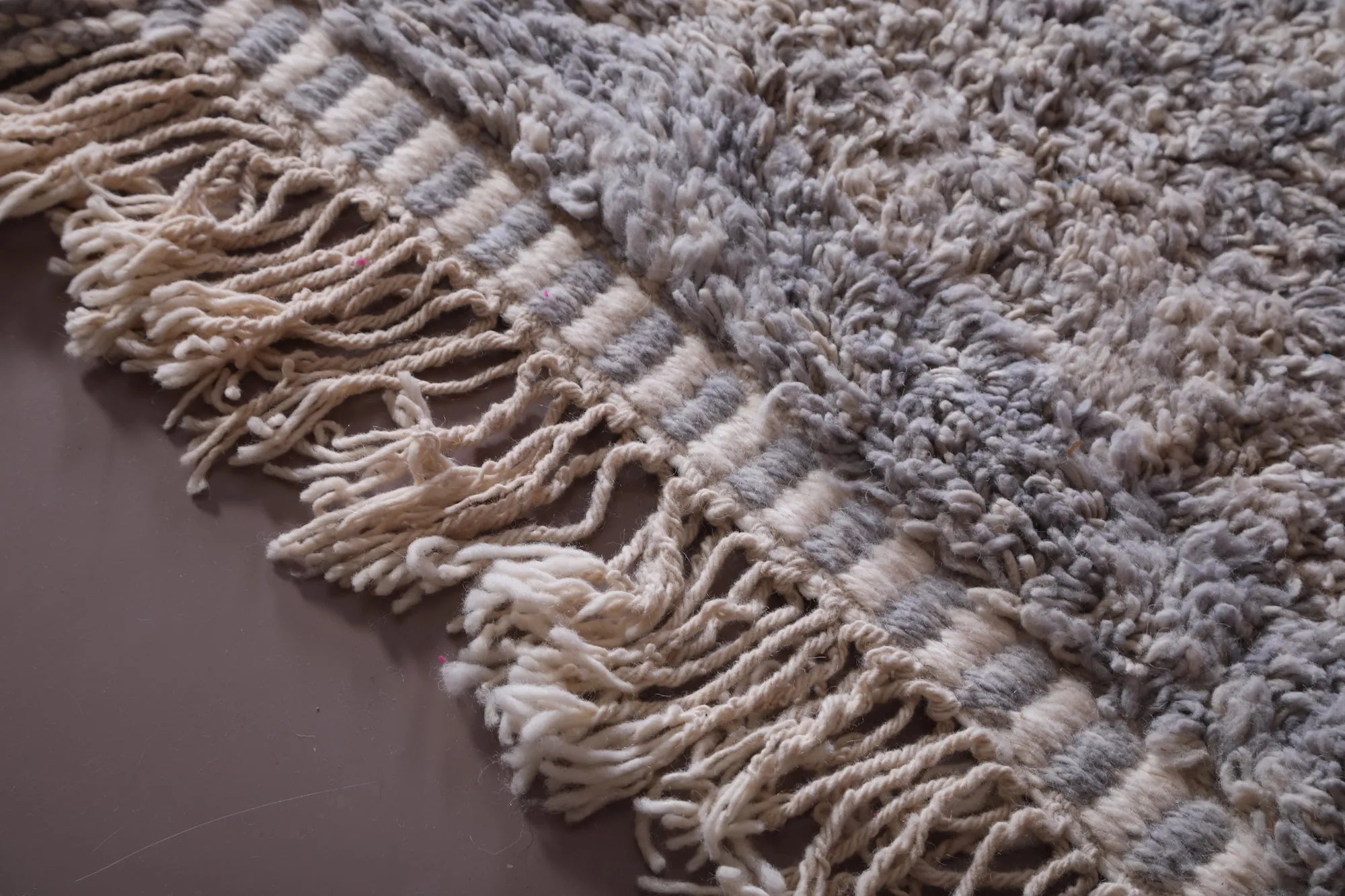 Grey Moroccan rug - Azilal rug - Wool carpet