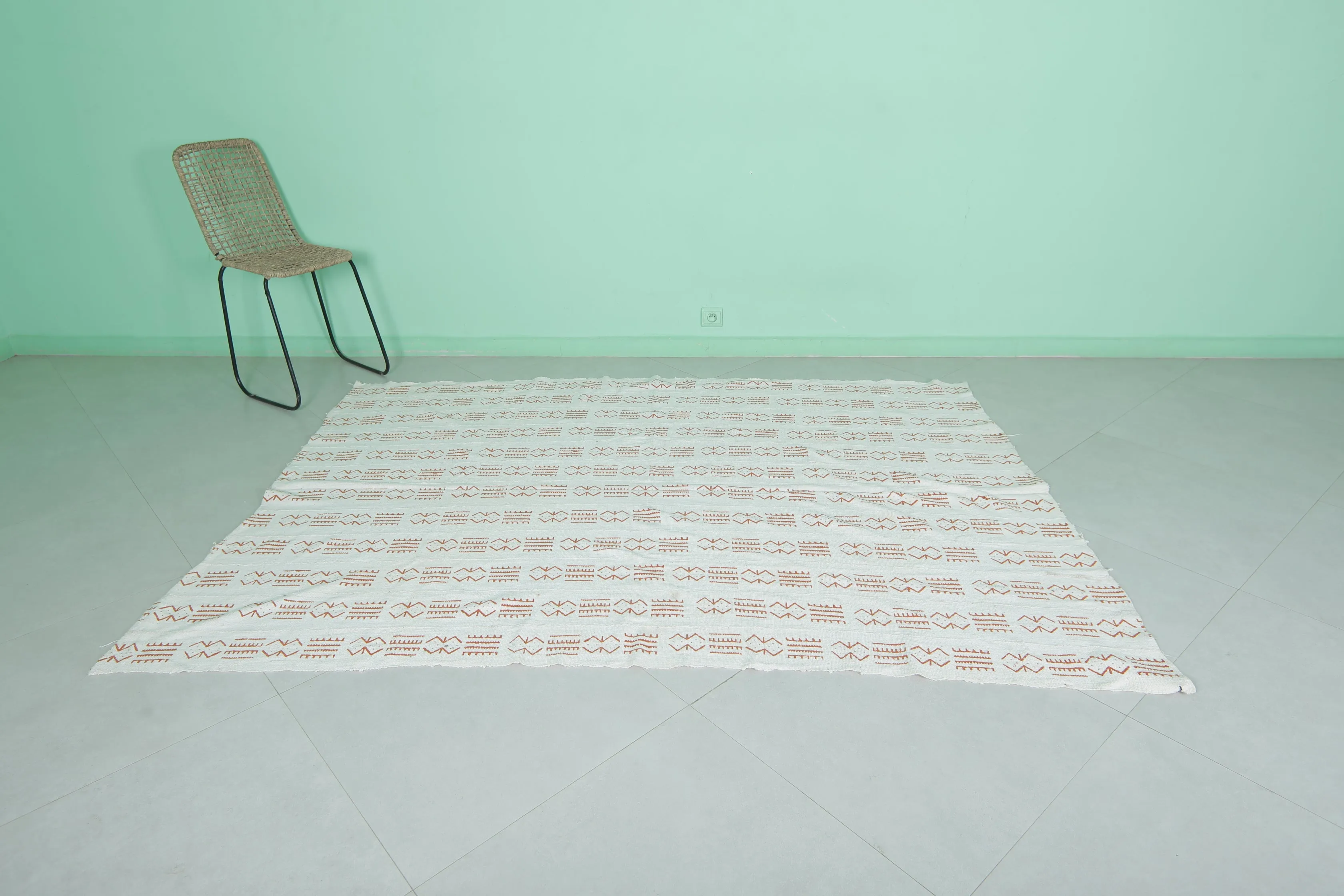 Handwoven Kilim Rug - 5.2 FT X 7.4 FT | White with Geometric Patterns