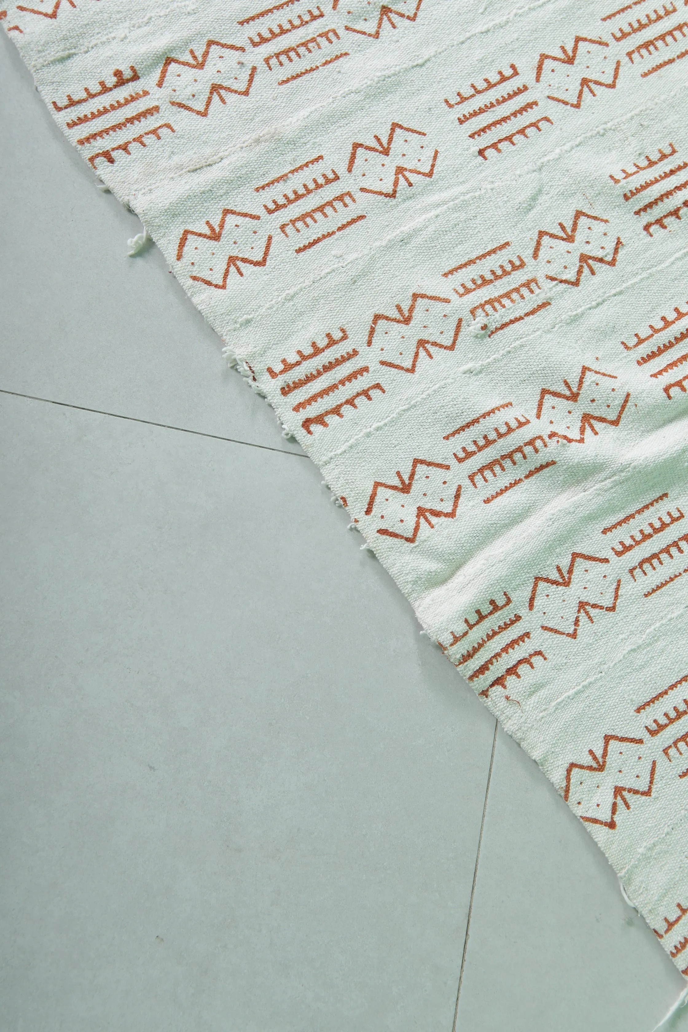 Handwoven Kilim Rug - 5.2 FT X 7.4 FT | White with Geometric Patterns