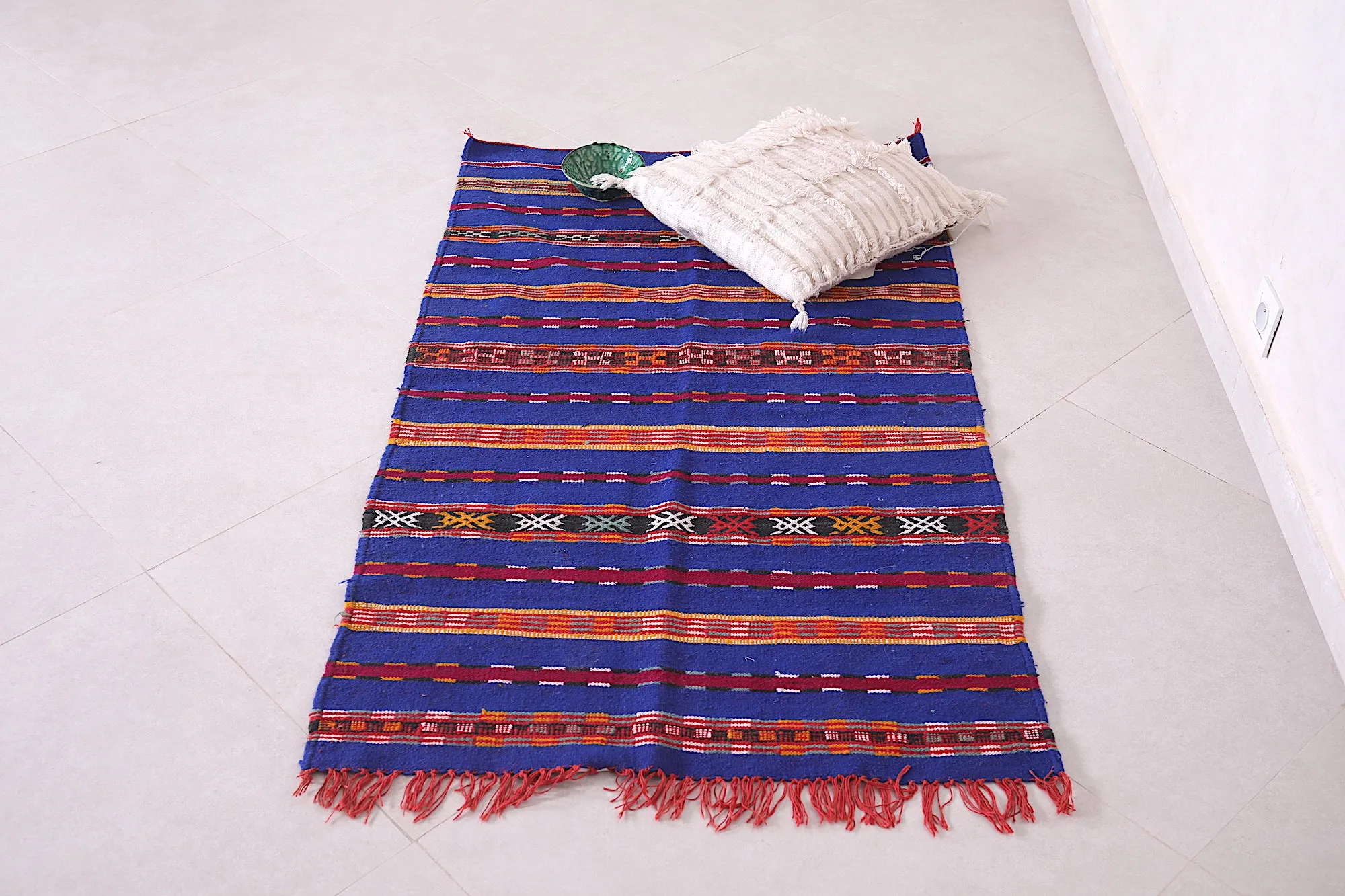 Handwoven Moroccan Rug - 2.7 FT X 4.9 FT | Vibrant Artisan Design