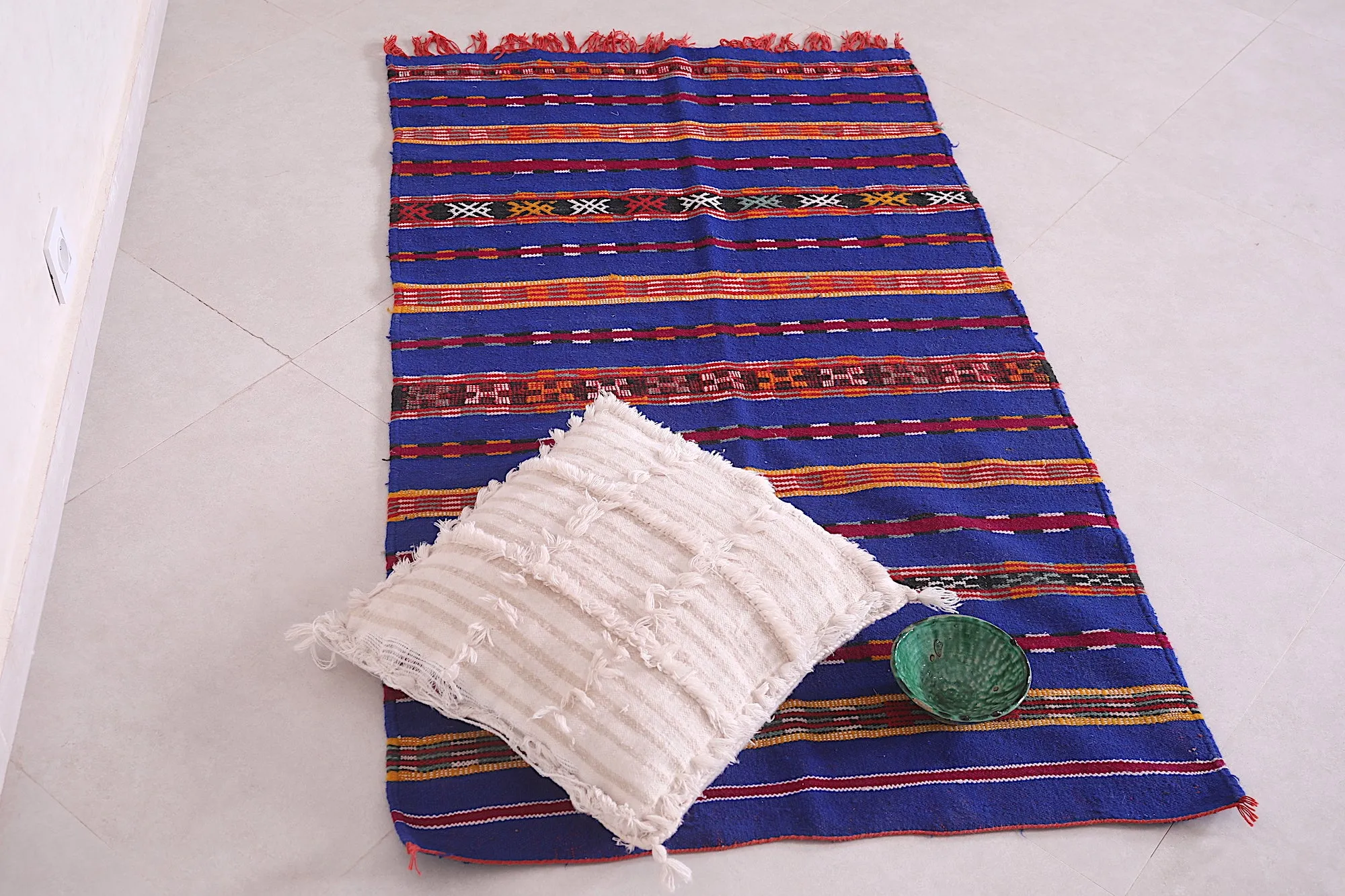 Handwoven Moroccan Rug - 2.7 FT X 4.9 FT | Vibrant Artisan Design