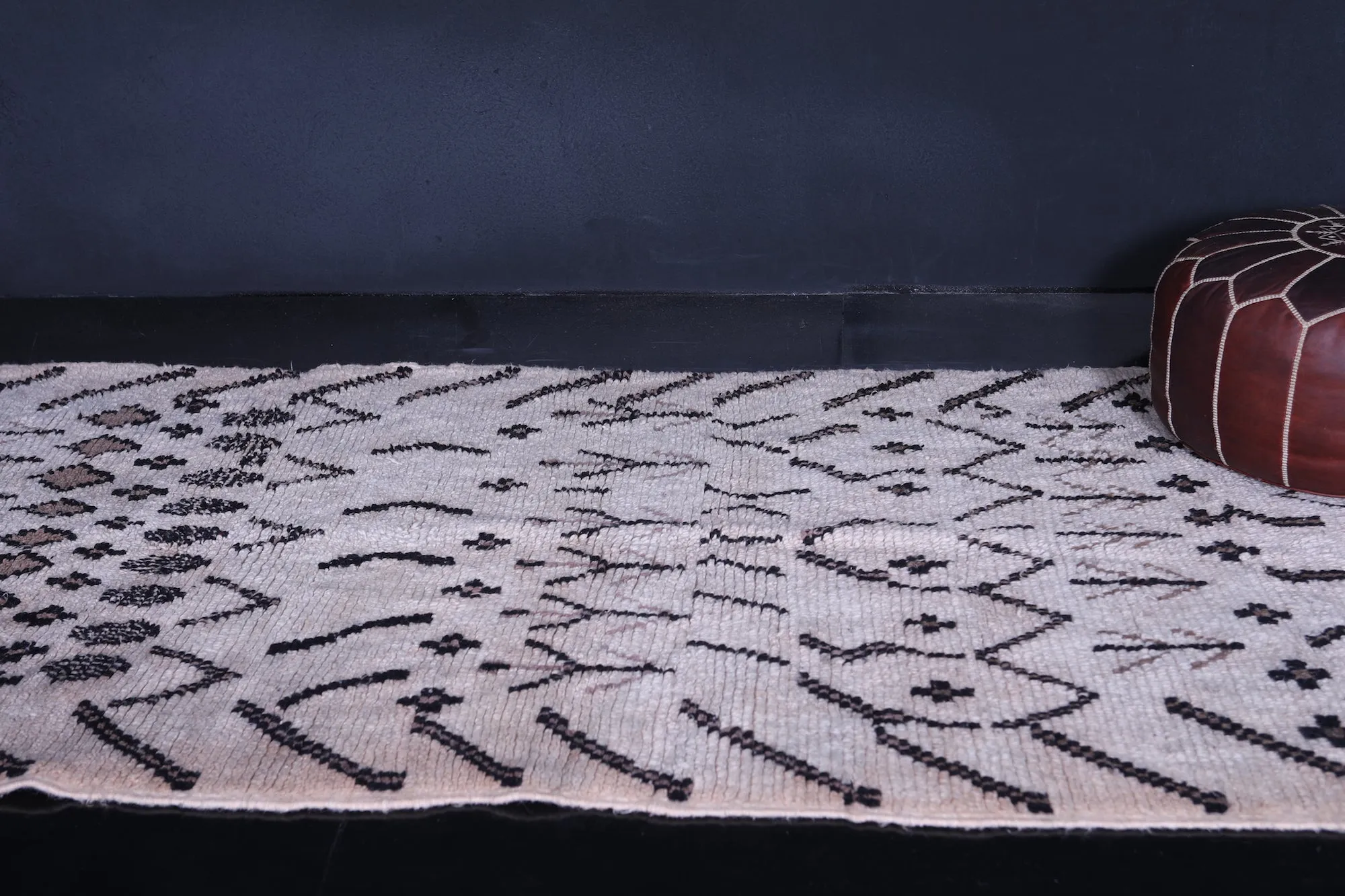 Handwoven Moroccan Rug 4.2 x 8.8 FT - Minimalist Tribal Patterns