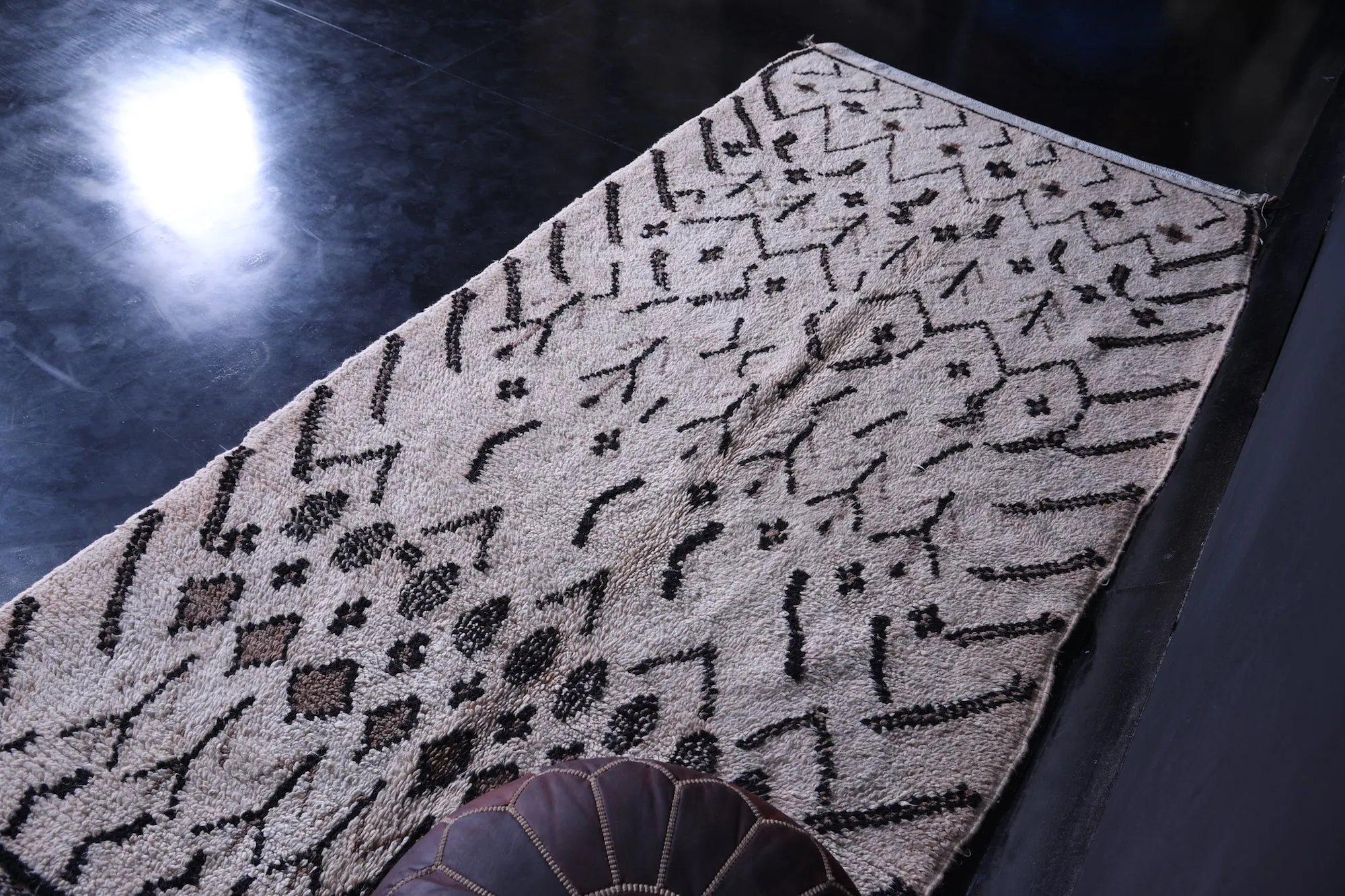 Handwoven Moroccan Rug 4.2 x 8.8 FT - Minimalist Tribal Patterns