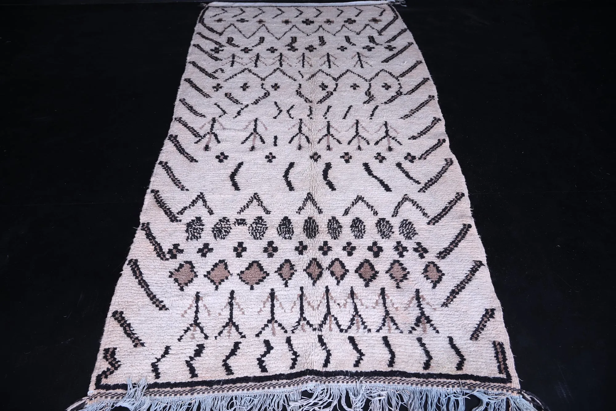 Handwoven Moroccan Rug 4.2 x 8.8 FT - Minimalist Tribal Patterns