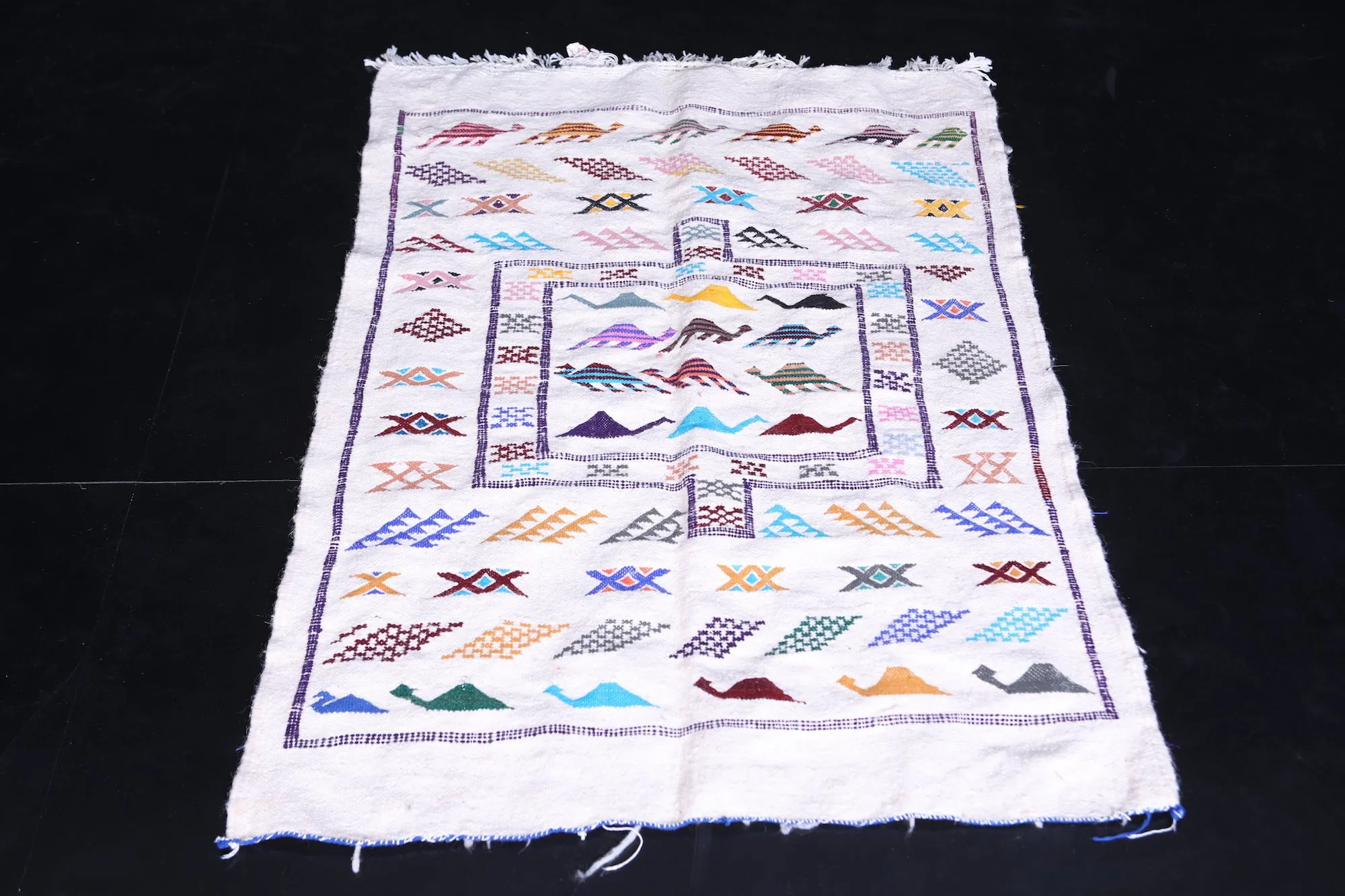 Handwoven White Moroccan Kilim Rug - 3.2x4.6 ft with Colorful Tribal Patterns
