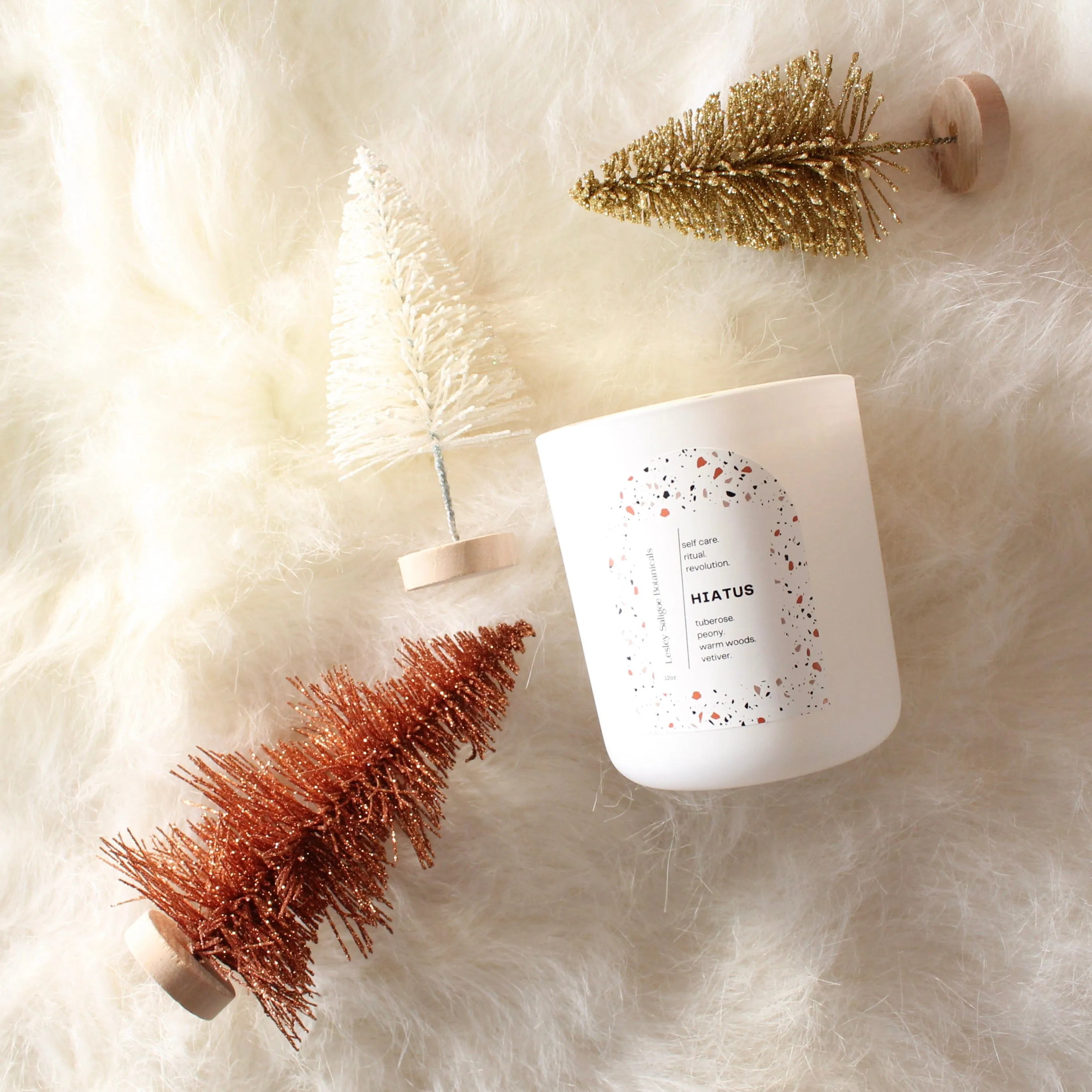HIATUS Hand Poured Candle. Tuberose. Peony. Warm Woods. Wood Wick. 12 oz. Matte White.