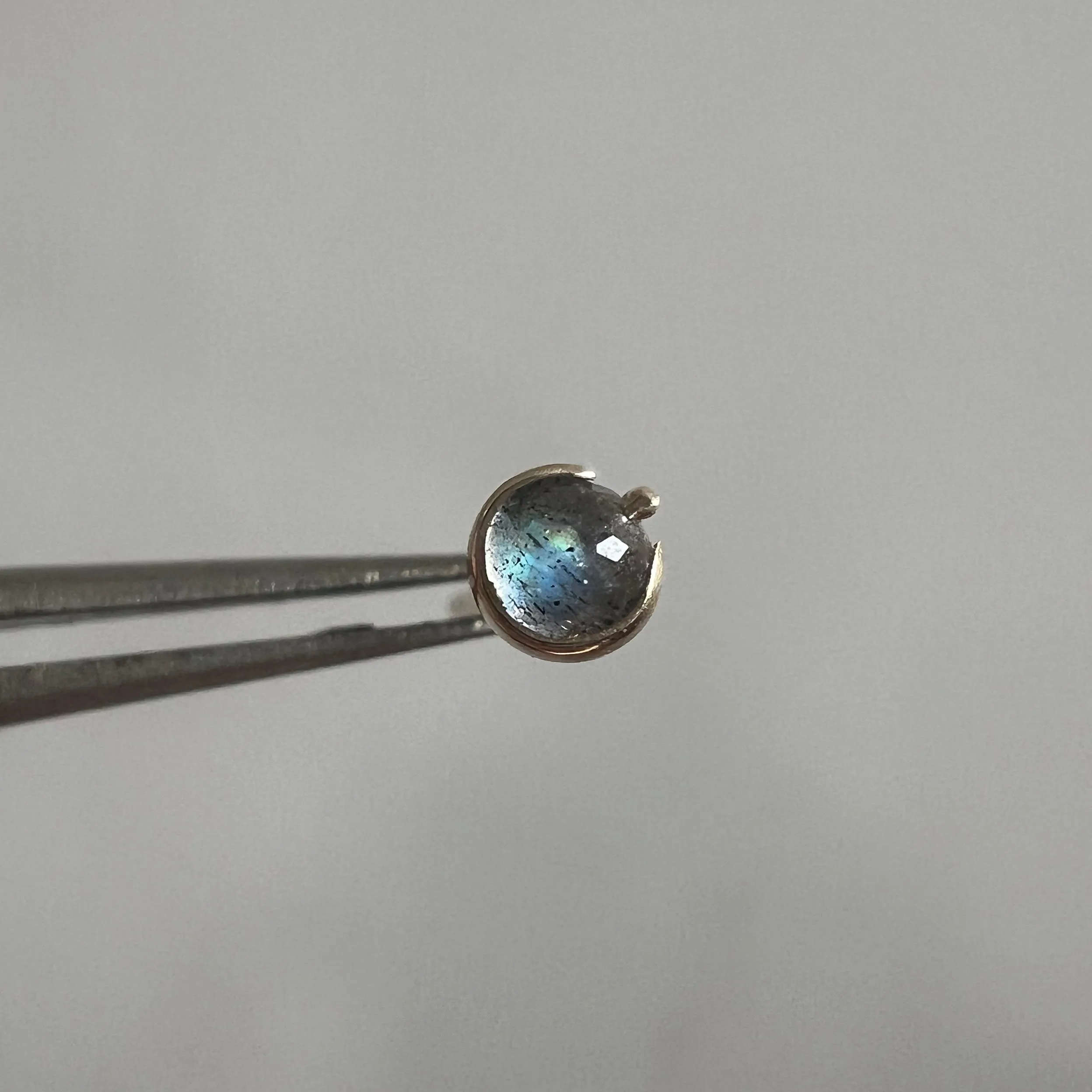 Labradorite Stud in 14k gold