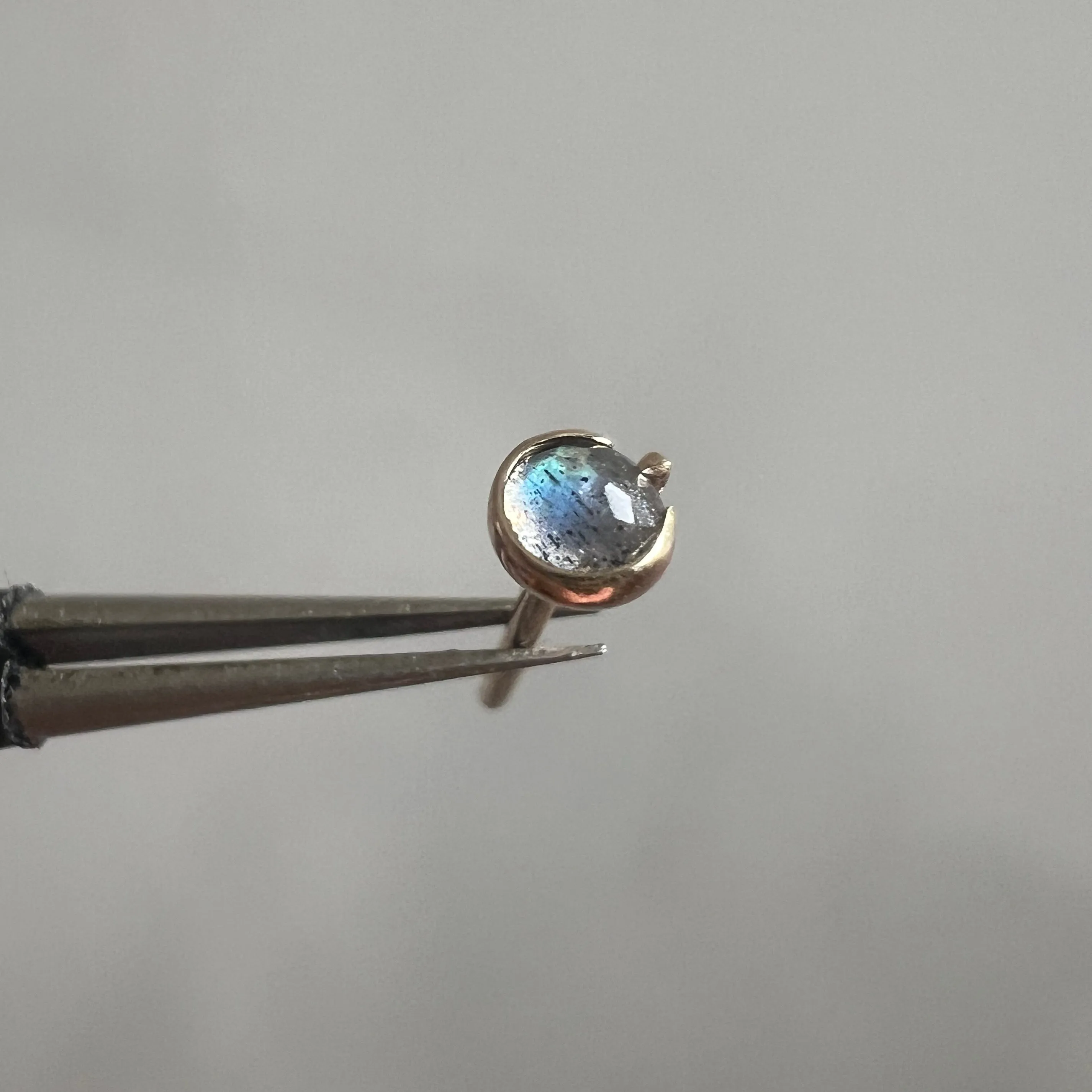 Labradorite Stud in 14k gold