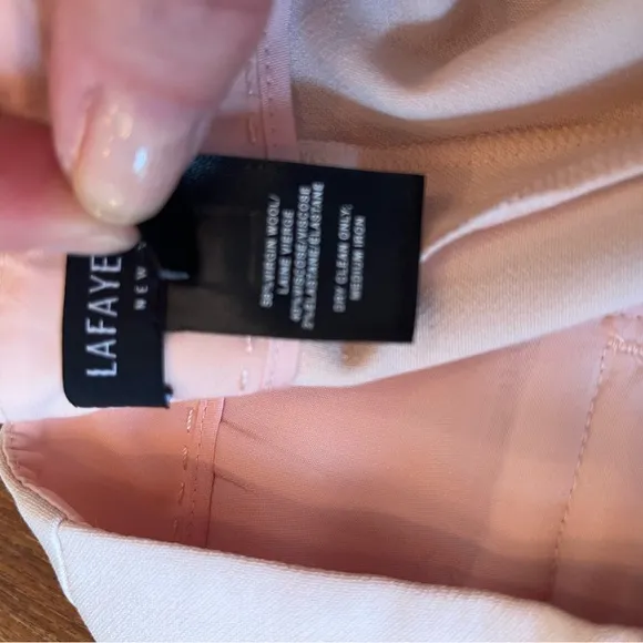 Lafayette 148 size 16 EUC virgin wool shorts, pale pink