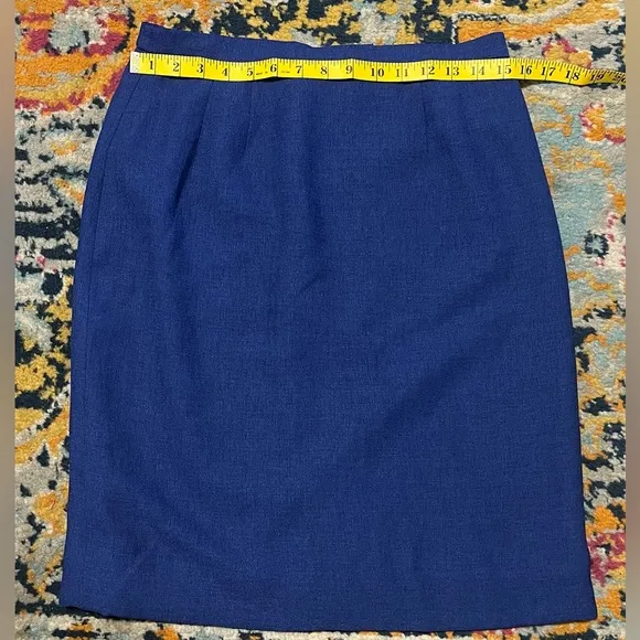 Le Suit Short Sleeve 2 Piece Skirt Suit Vintage