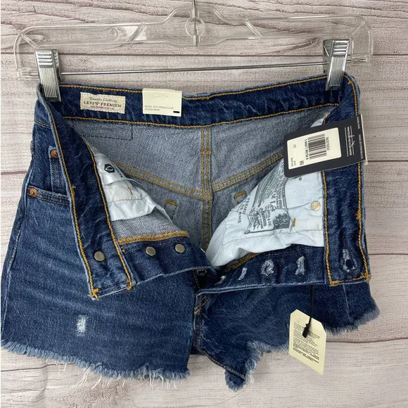 Levi’s 501 High Rise Fitted Through The Hip Denim Jean Shorts Women's Size 25