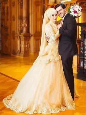 Long Sleeve Lace Muslim Wedding Dress