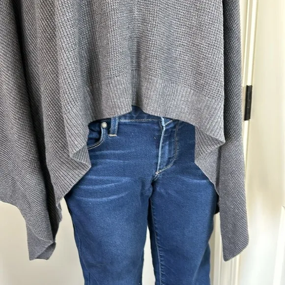 Lululemon Forward Flow Cape Dark Gray Boolux Cashmere Travel Commute One Size