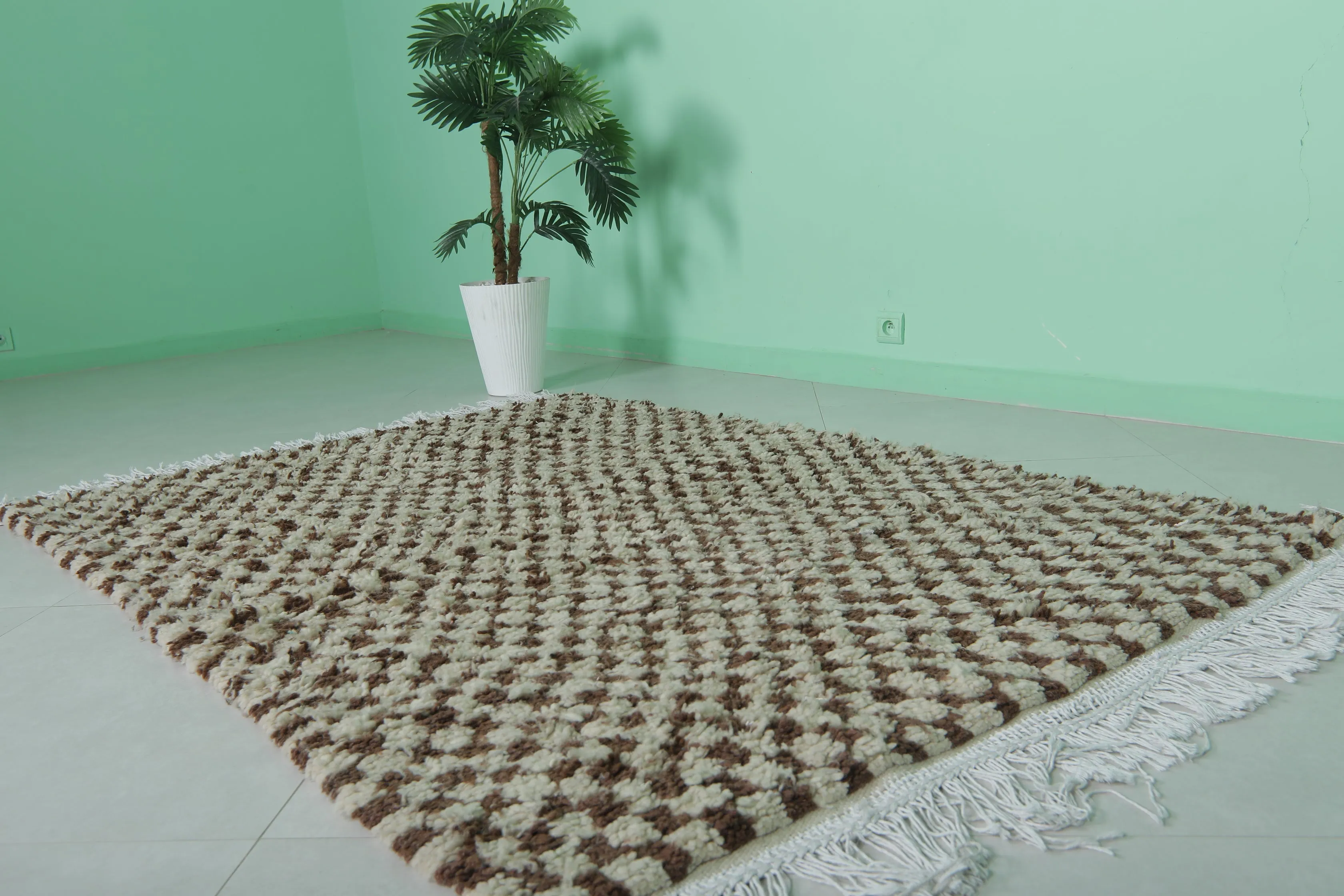 Moroccan Berber Rug - 4.4 x 6.3 ft - Handwoven Wool Striped Rug