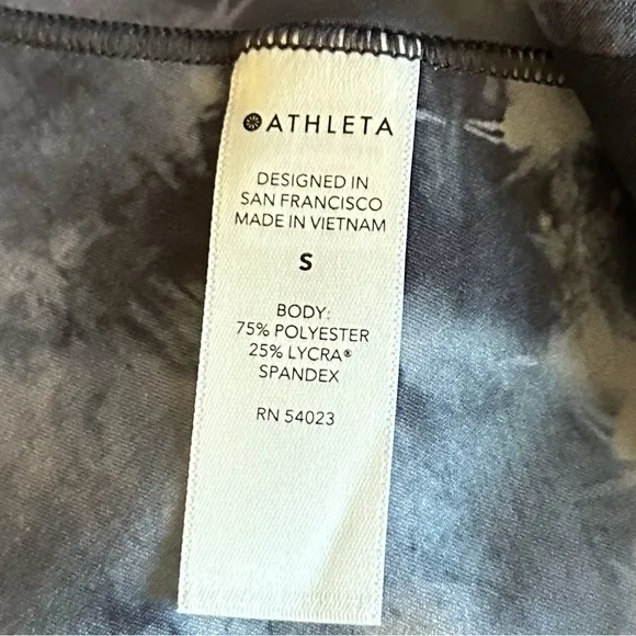 NWT Athleta Salutation Stash Pocket II Stretch 7” Shorts Print Blue Black Small